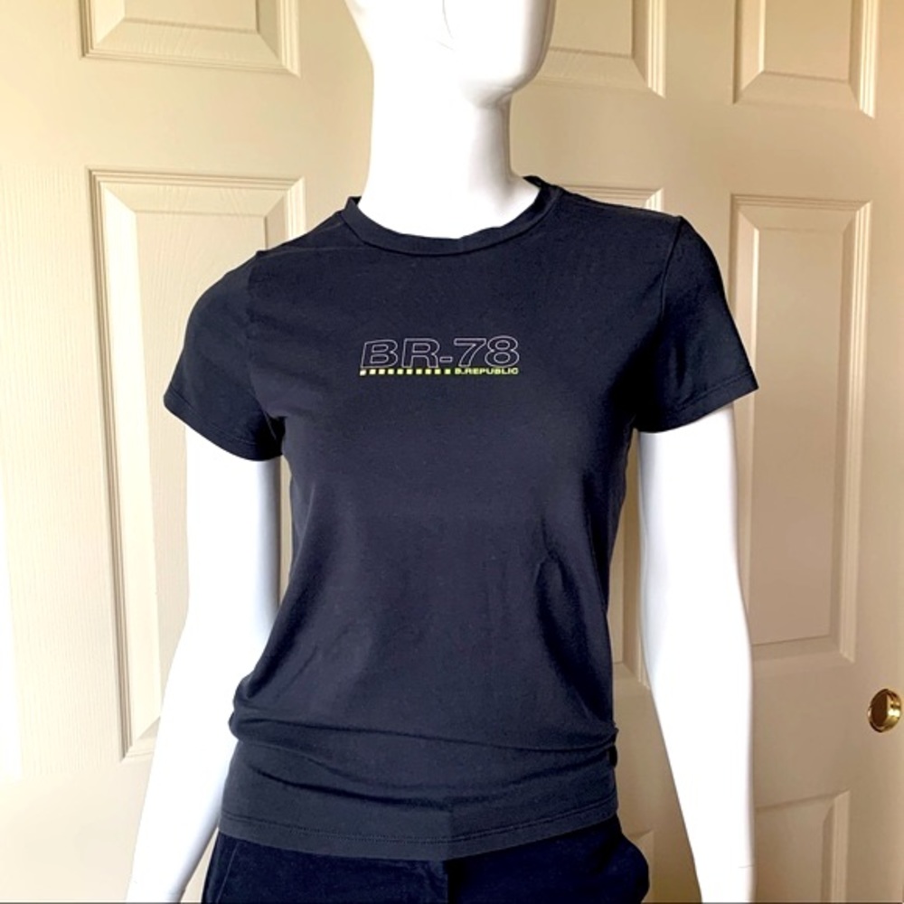 Banana Republic women’s tee (Sz S)